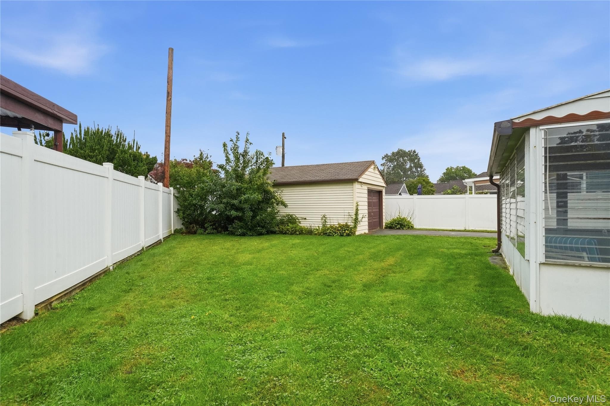947 White Birch Lane thumbnail 32
