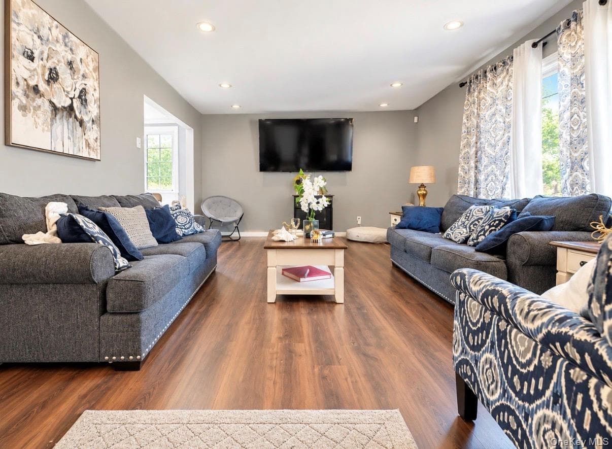107 Pine Hill Road thumbnail 4