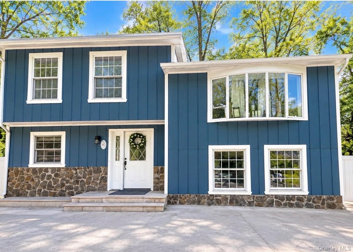 107 Pine Hill Road, Pleasant Valley