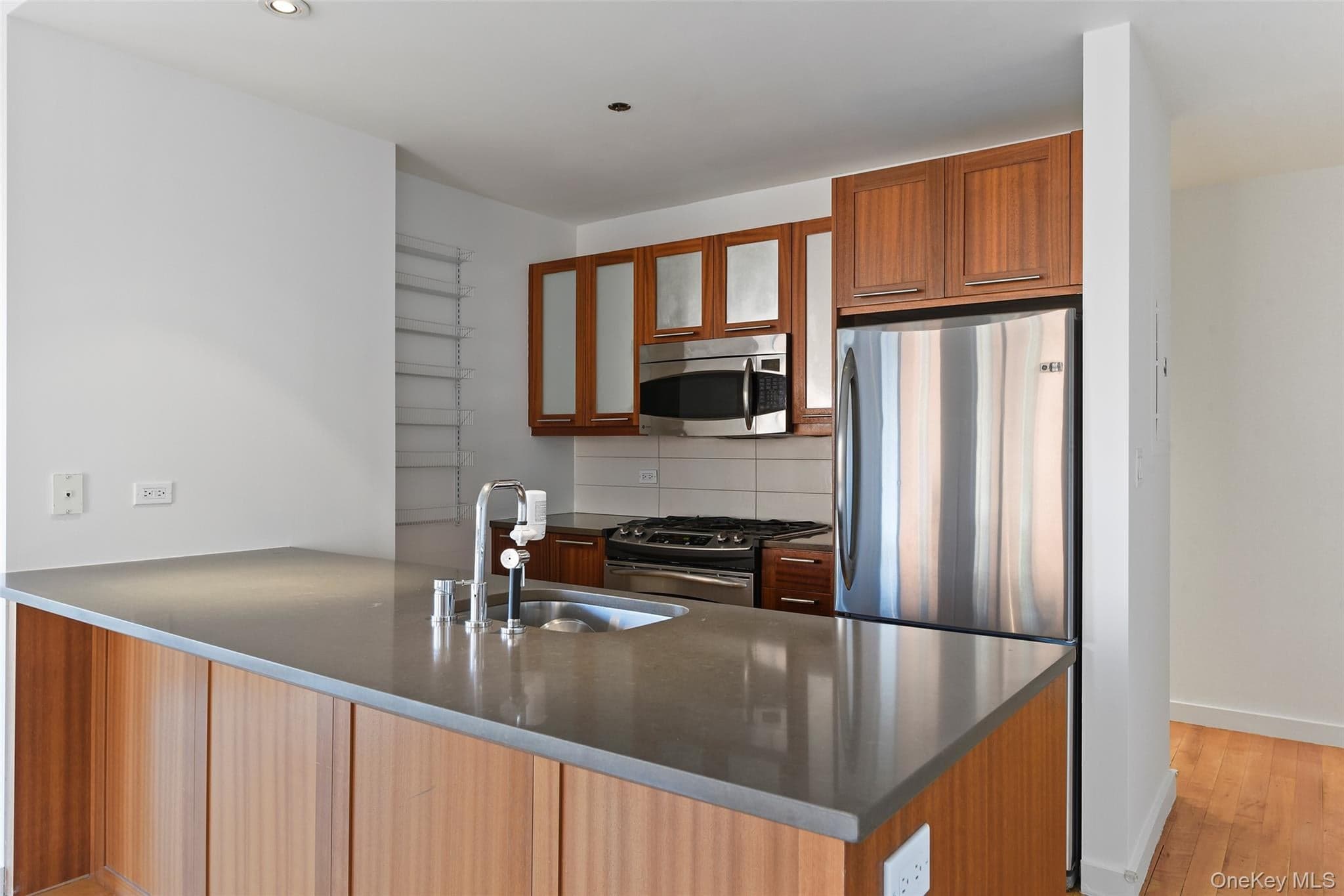 460 W 236th Street Unit: 6A thumbnail 6
