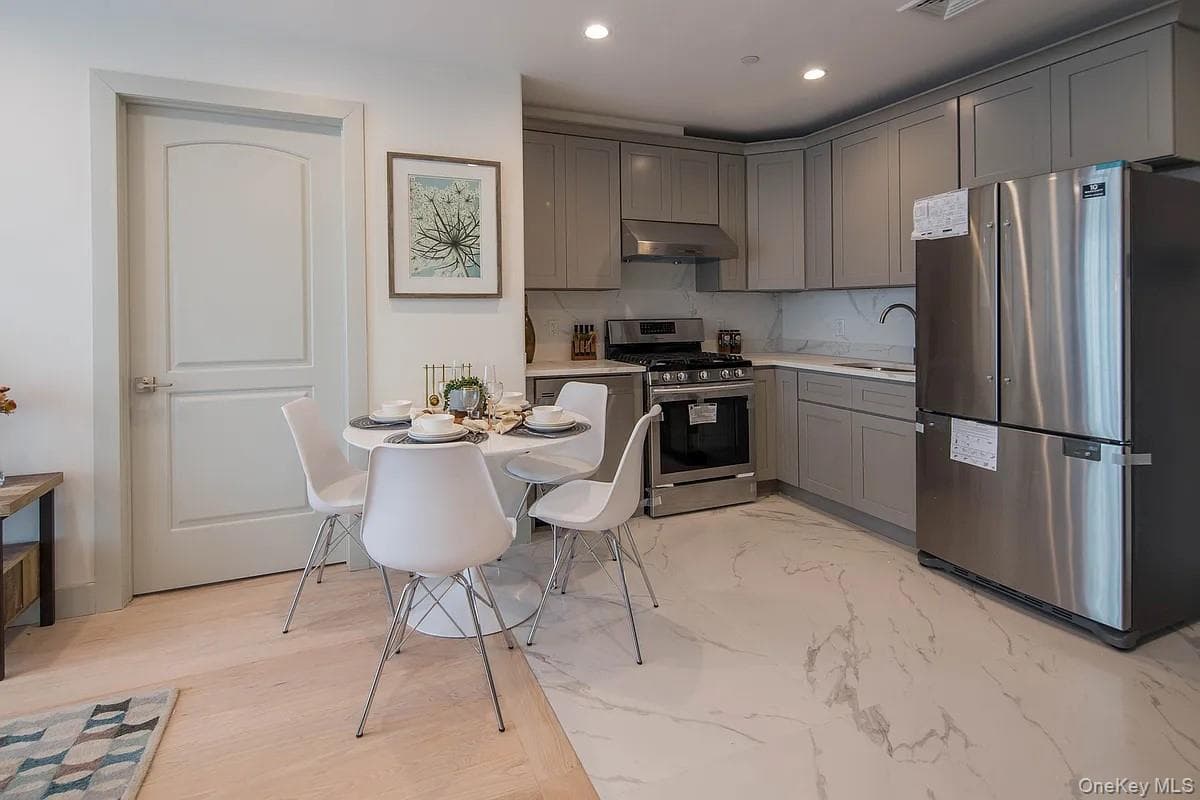 14126 Northern Boulevard Unit: 4D thumbnail 2