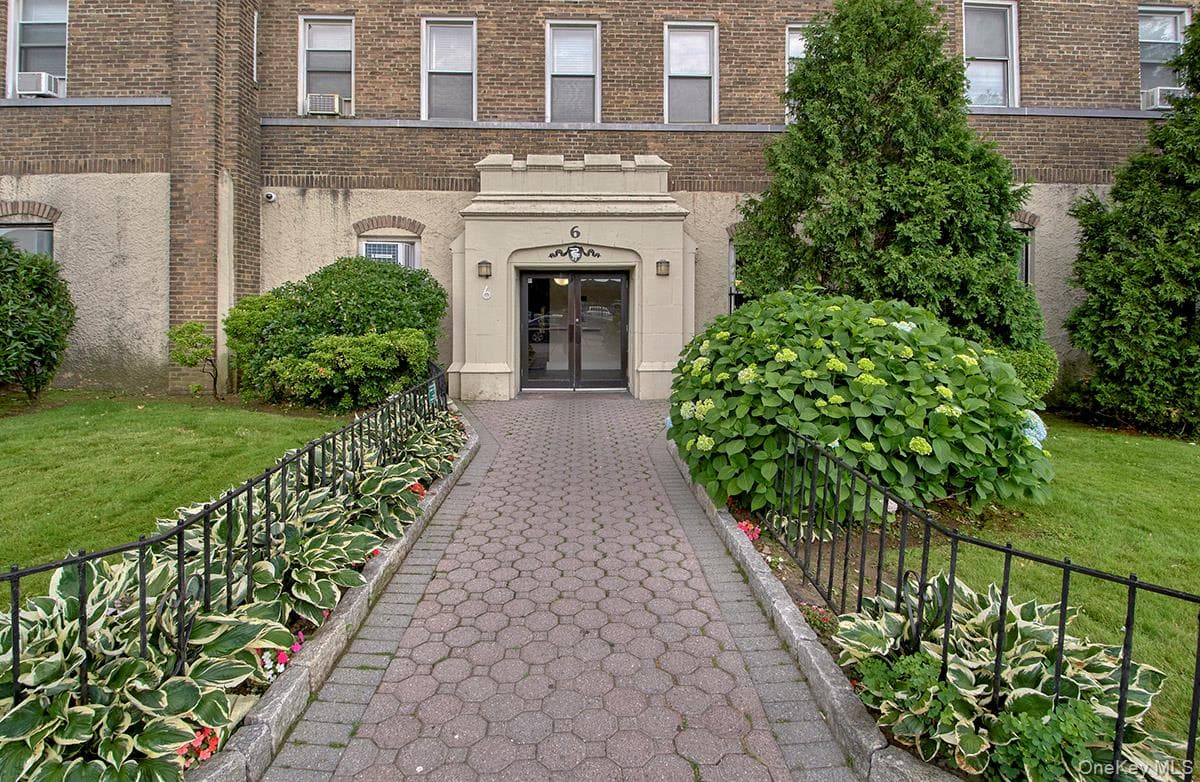 472 Gramatan Avenue Unit: DD3 thumbnail 12