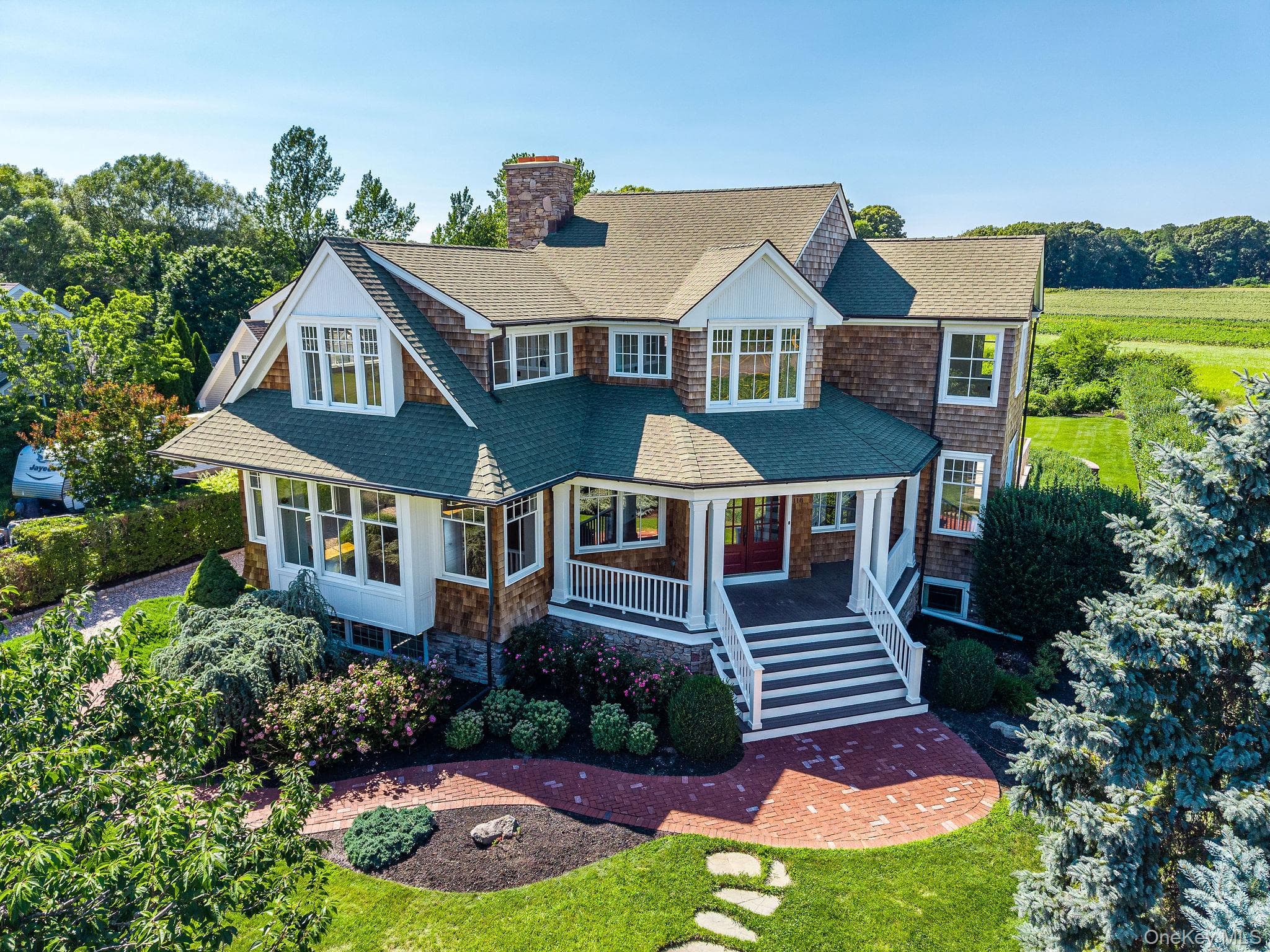 118 Peconic Bay Boulevard thumbnail 3