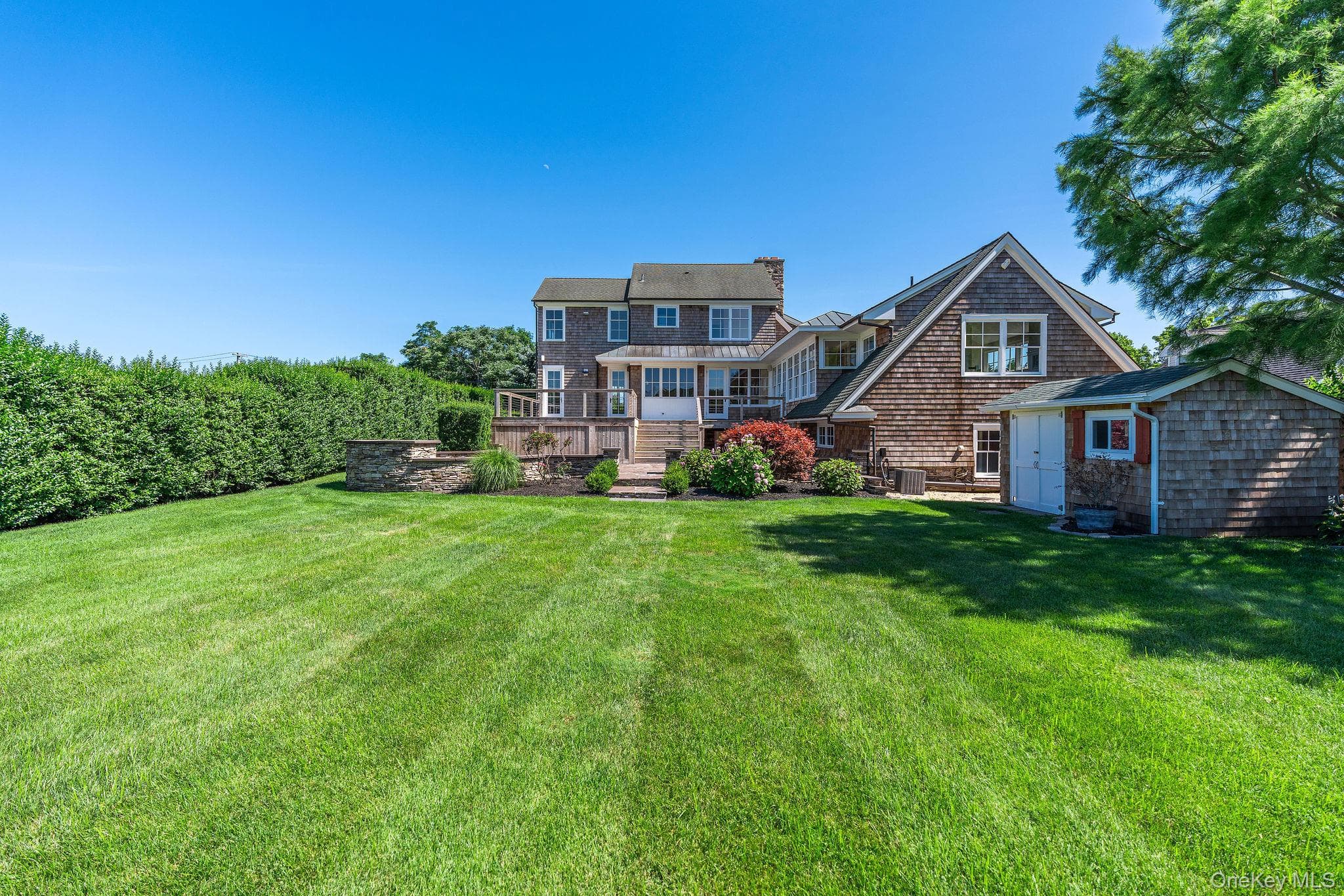 118 Peconic Bay Boulevard thumbnail 39