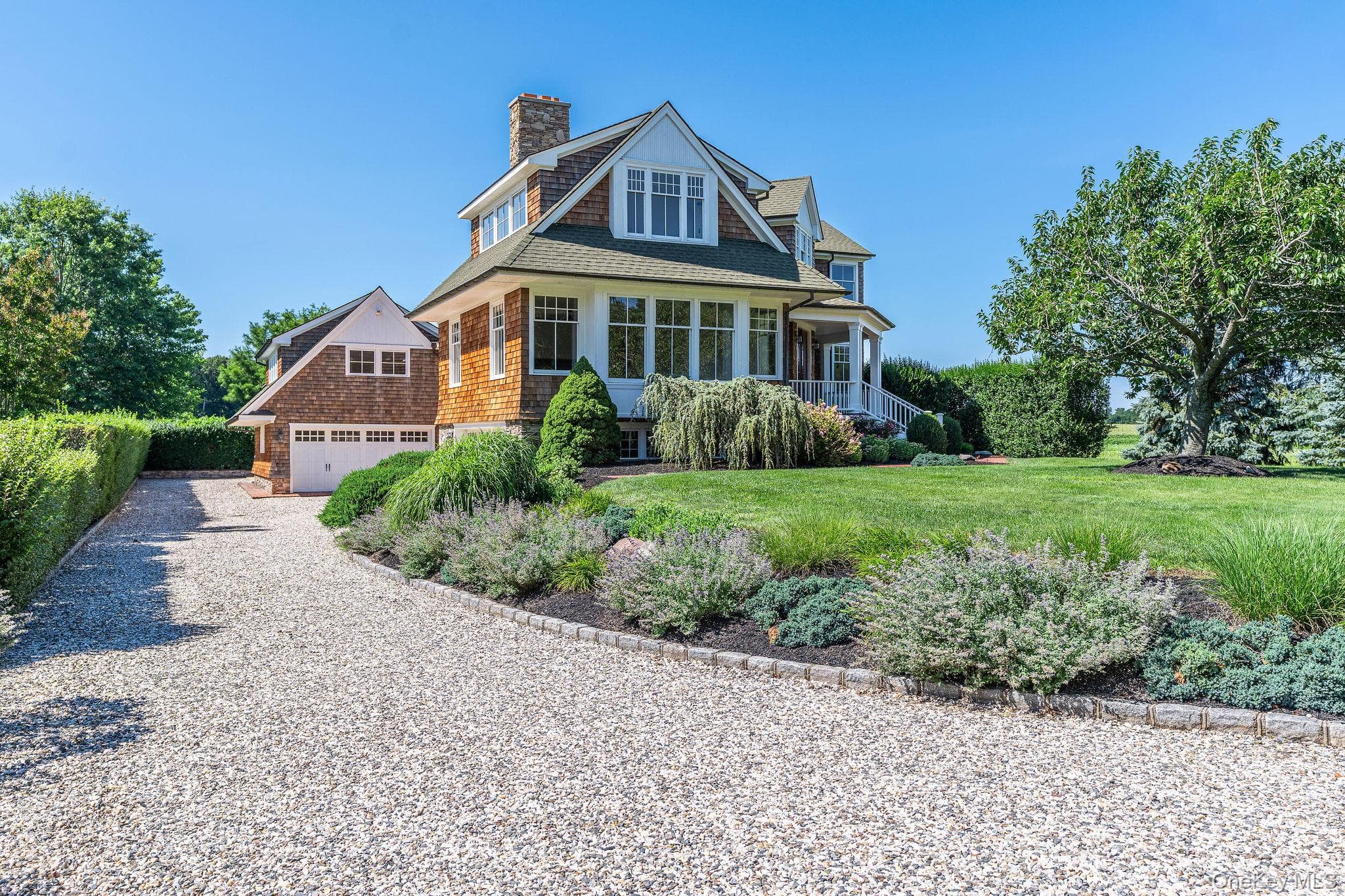 118 Peconic Bay Boulevard thumbnail 2