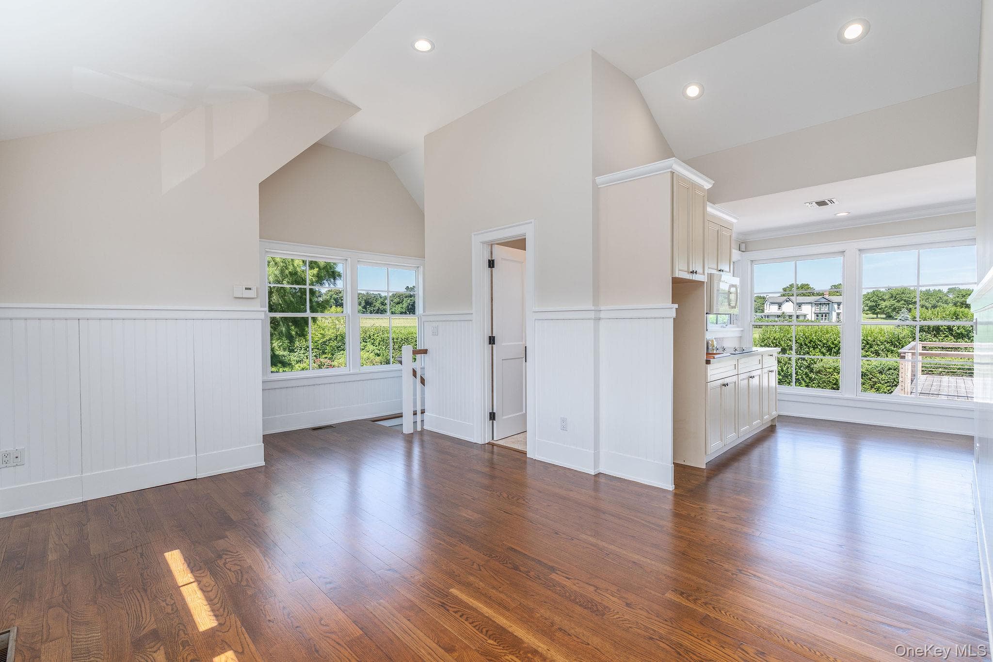 118 Peconic Bay Boulevard thumbnail 15