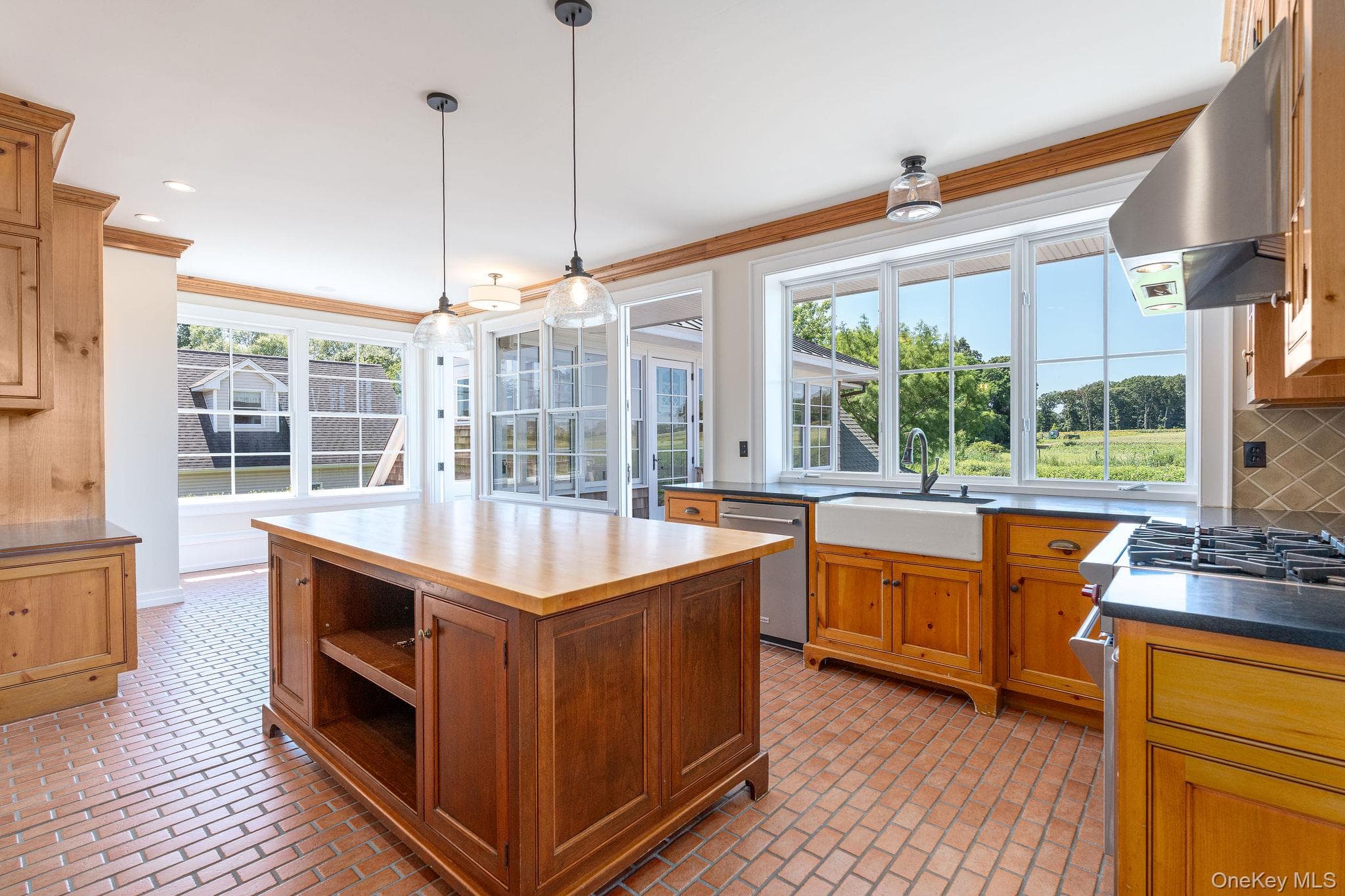 118 Peconic Bay Boulevard thumbnail 8