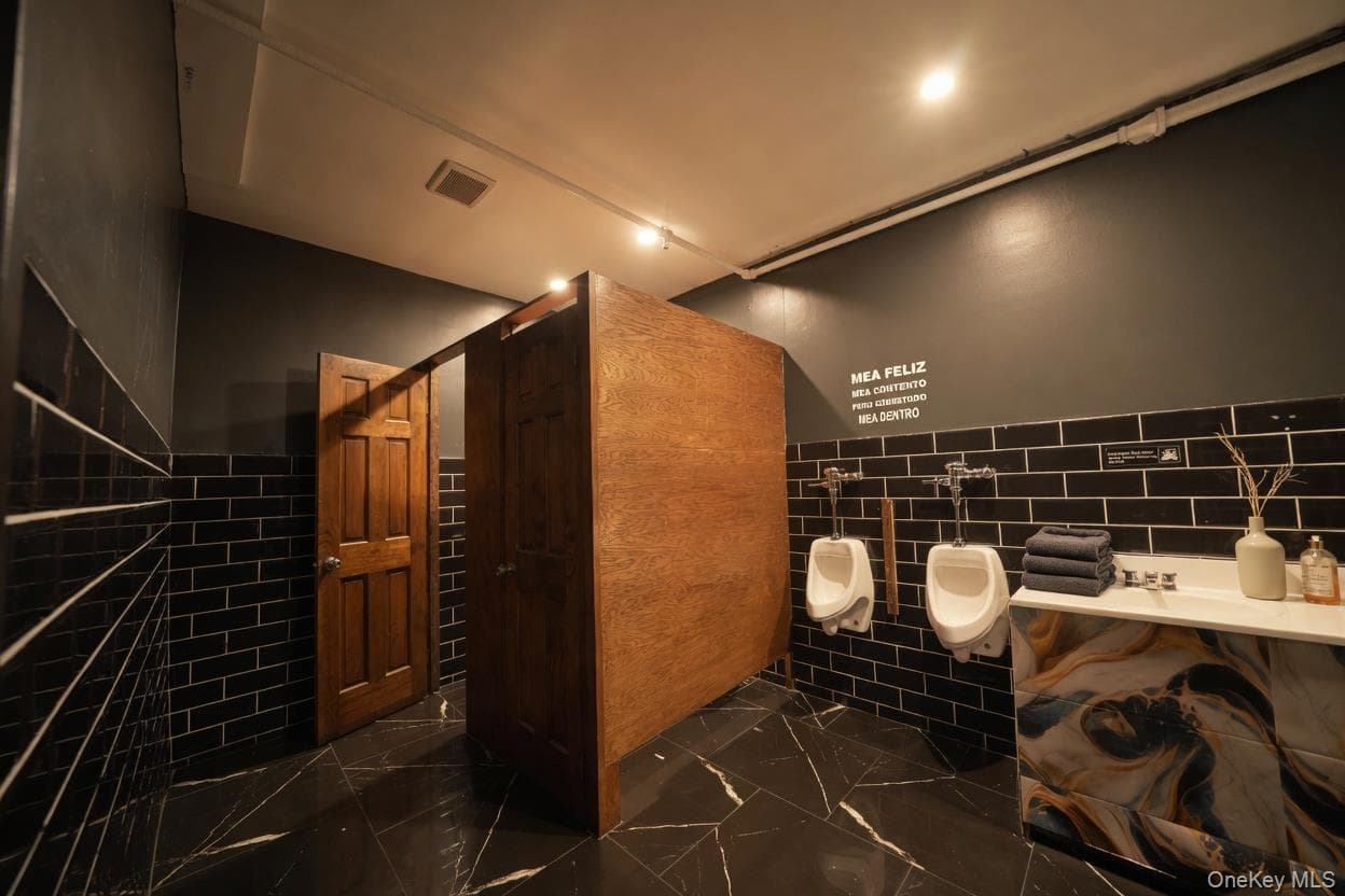 1541 Myrtle Avenue thumbnail 7