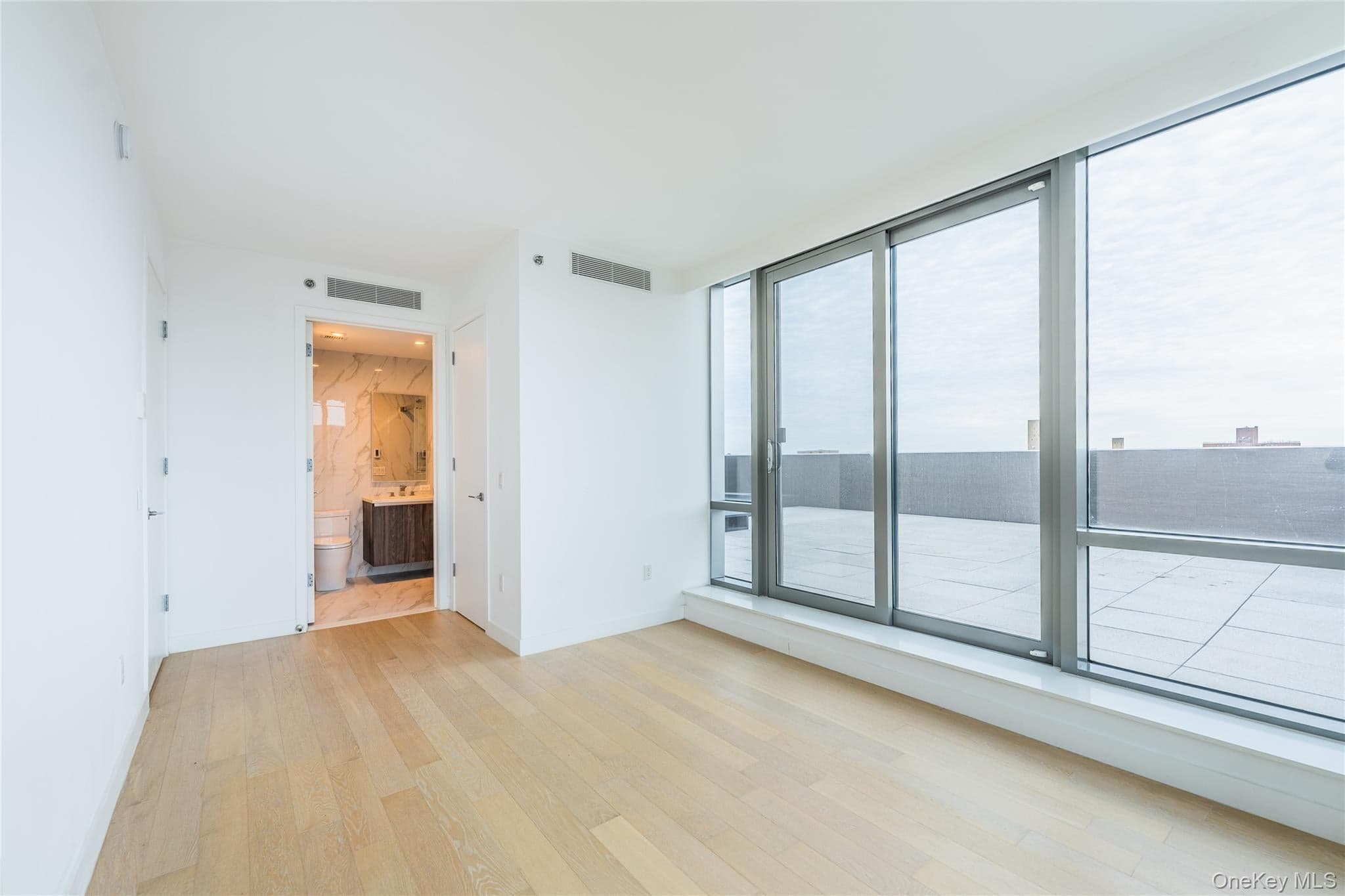 33-66 Farrington Street Unit: 8F thumbnail 4