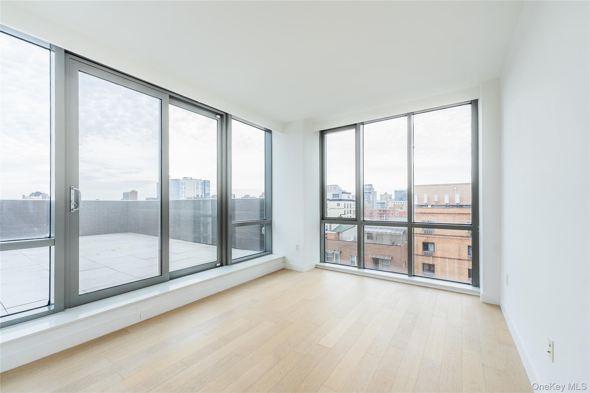 33-66 Farrington Street Unit: 8F thumbnail 3