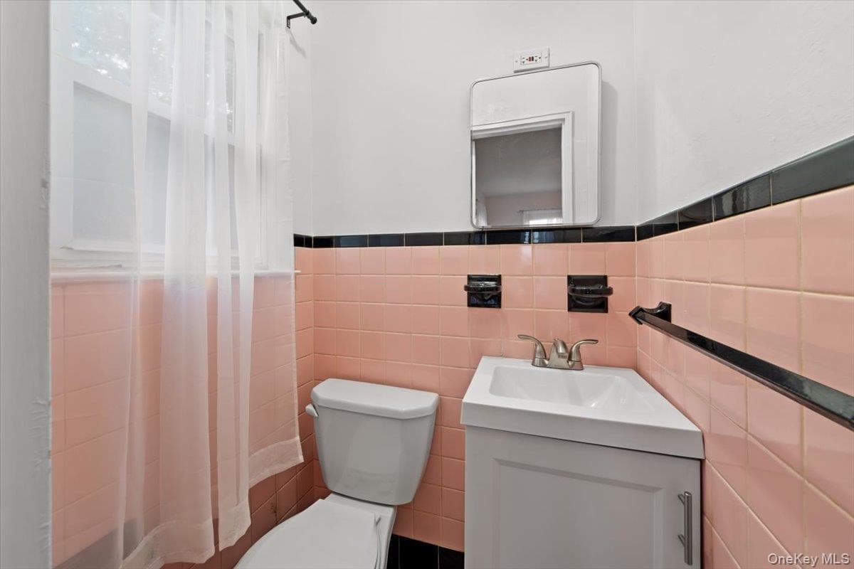 5824 Fieldston Road thumbnail 10