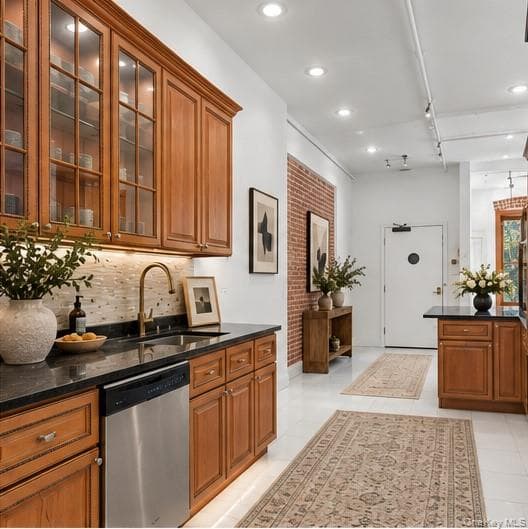 157 Spring Street Unit: 2 thumbnail 4
