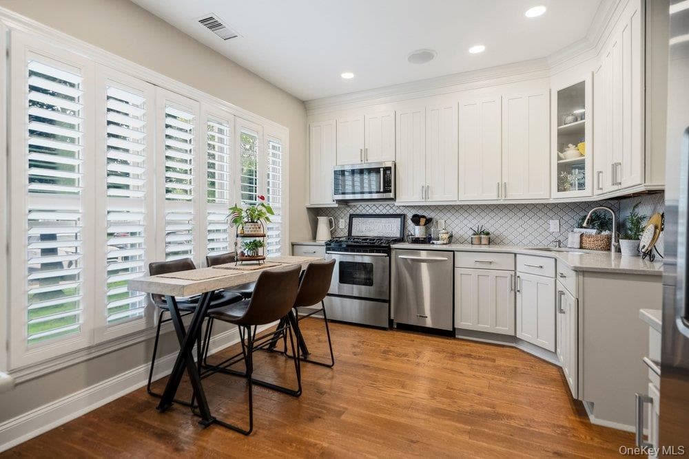 840 Birchwood Park Drive thumbnail 6