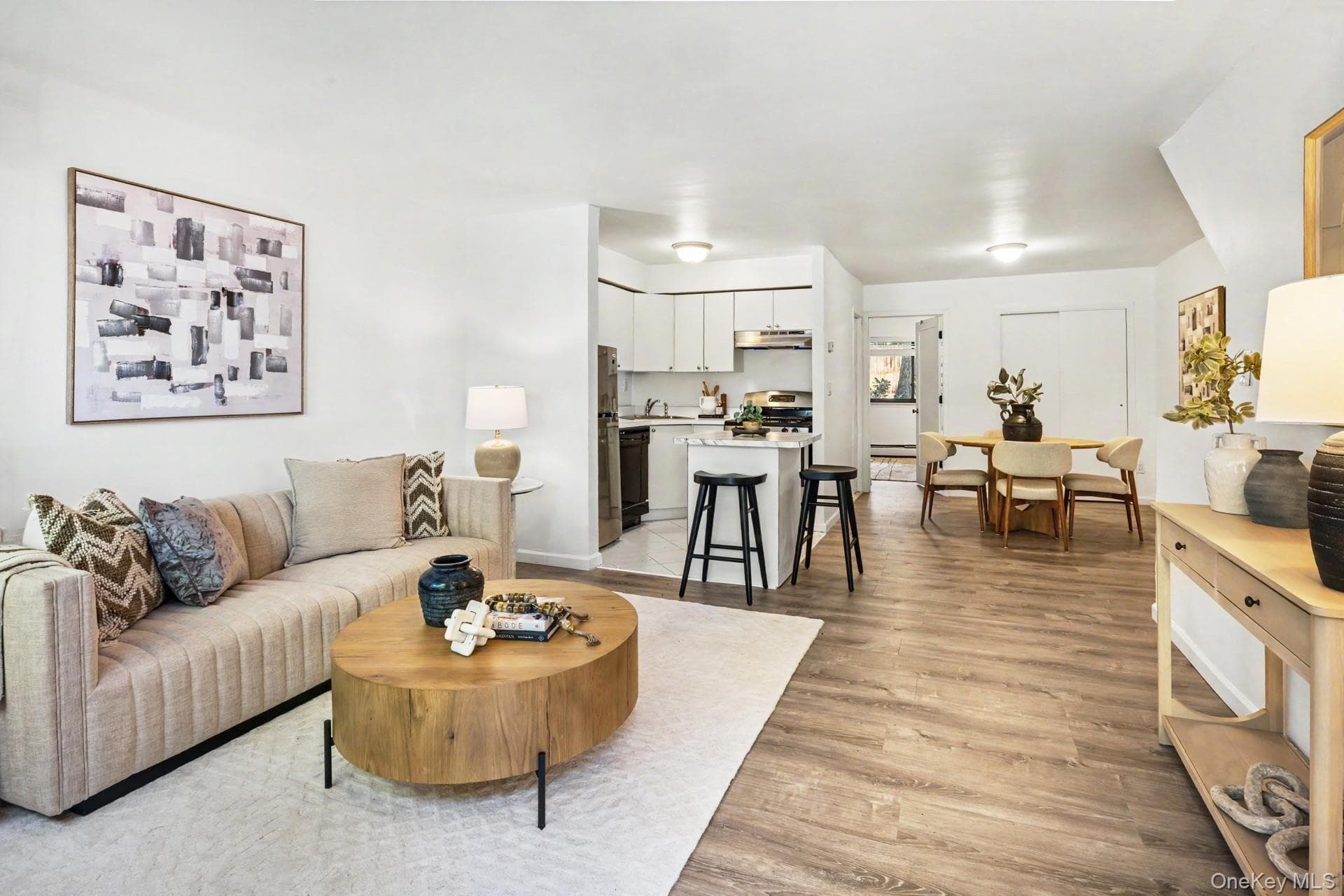 4618 Arlington Avenue thumbnail 2