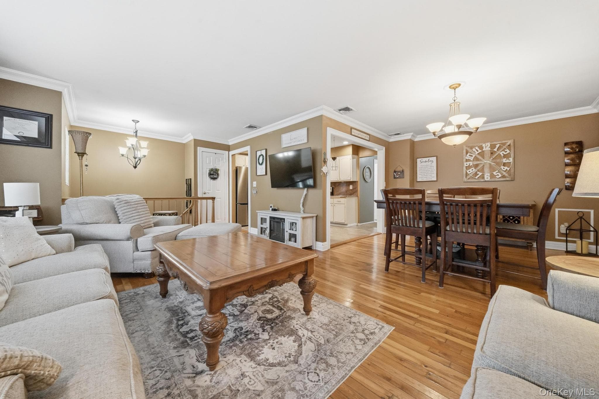 1523 Dewey Avenue thumbnail 4