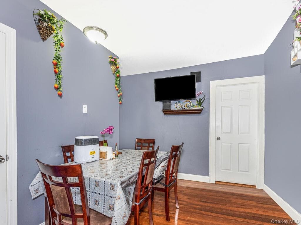 1035 Elder Avenue thumbnail 9