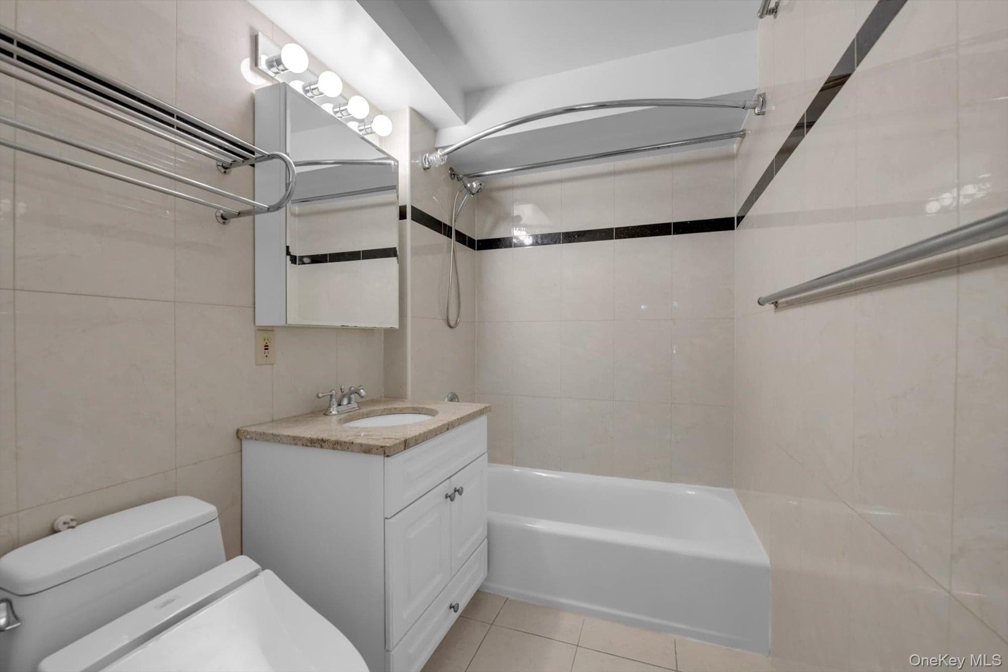 6434 Grand Central Parkway Unit: 3G thumbnail 13