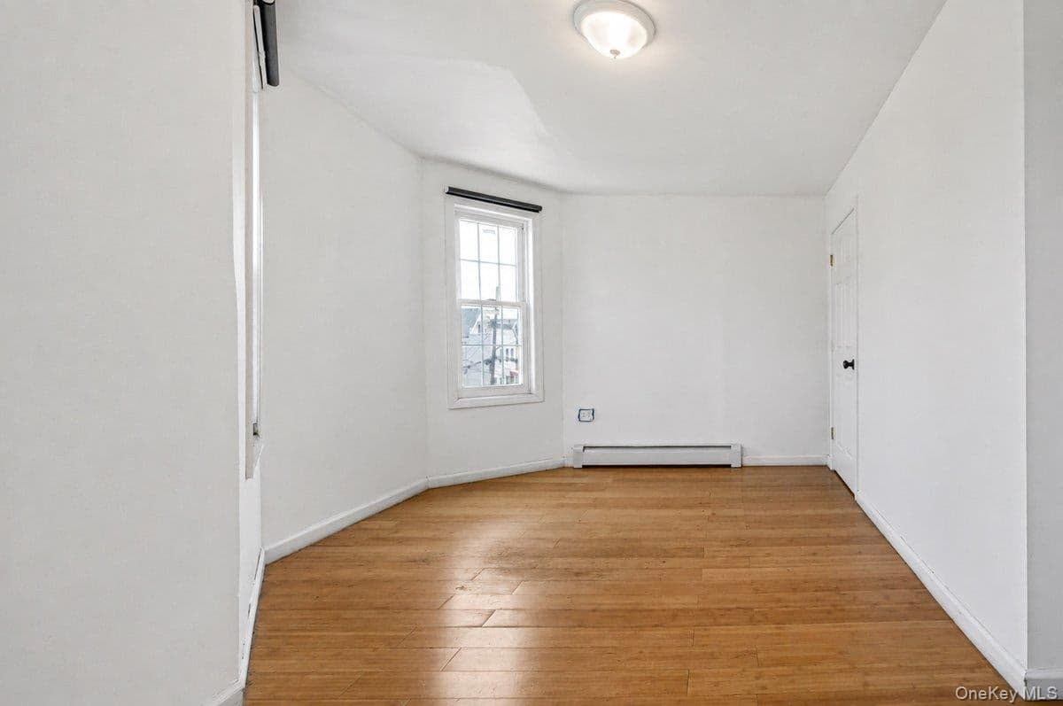 738 E 217th Street thumbnail 14