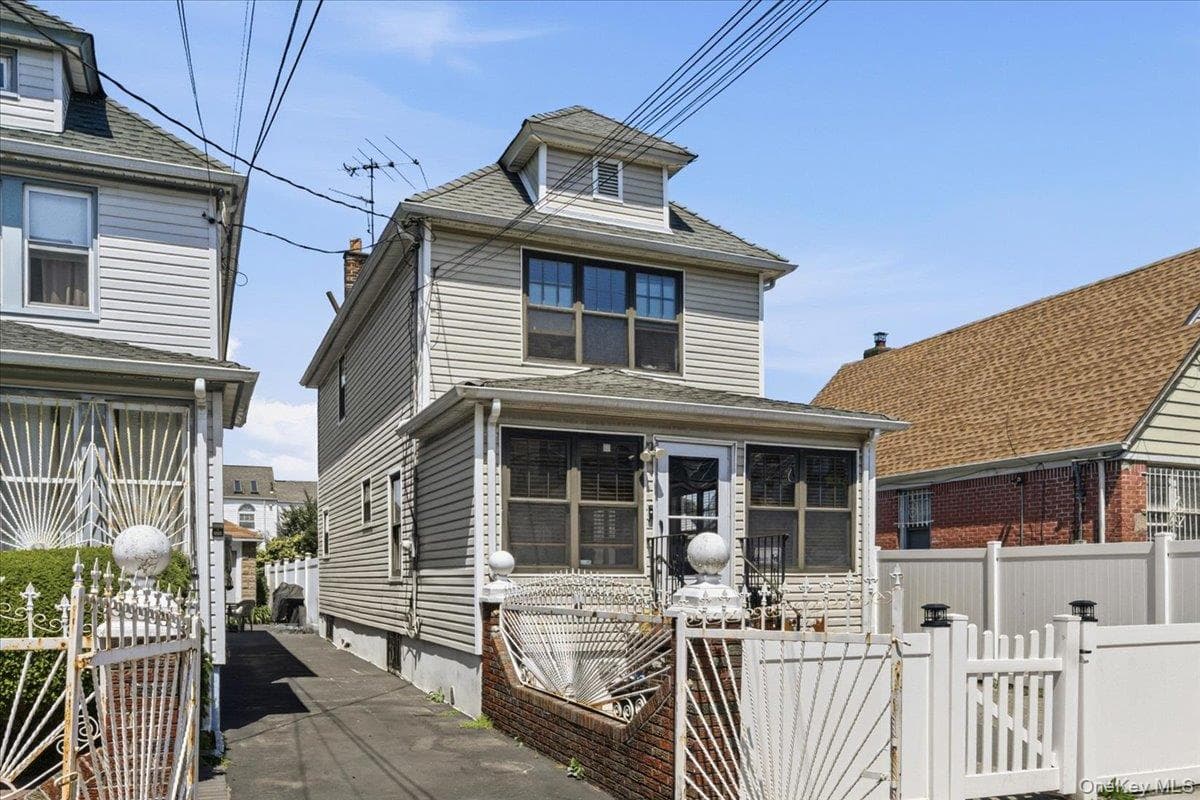 21825 104th Avenue thumbnail 2