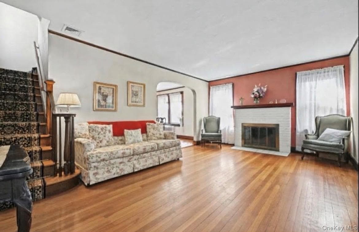 230 Crocus Avenue thumbnail 3