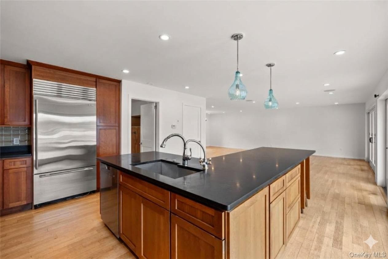12 Bayview Avenue thumbnail 12