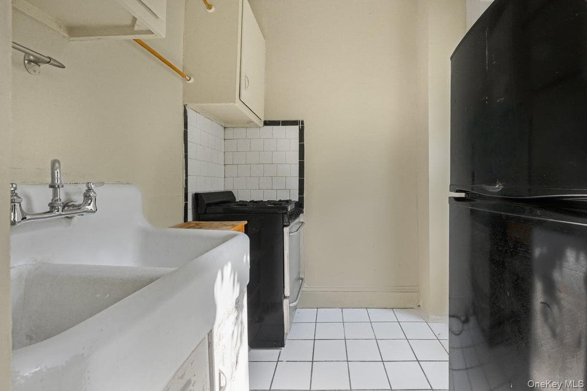 308 Pleasant Avenue thumbnail 16