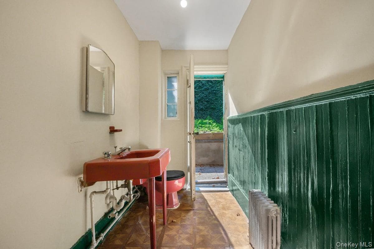 308 Pleasant Avenue thumbnail 13