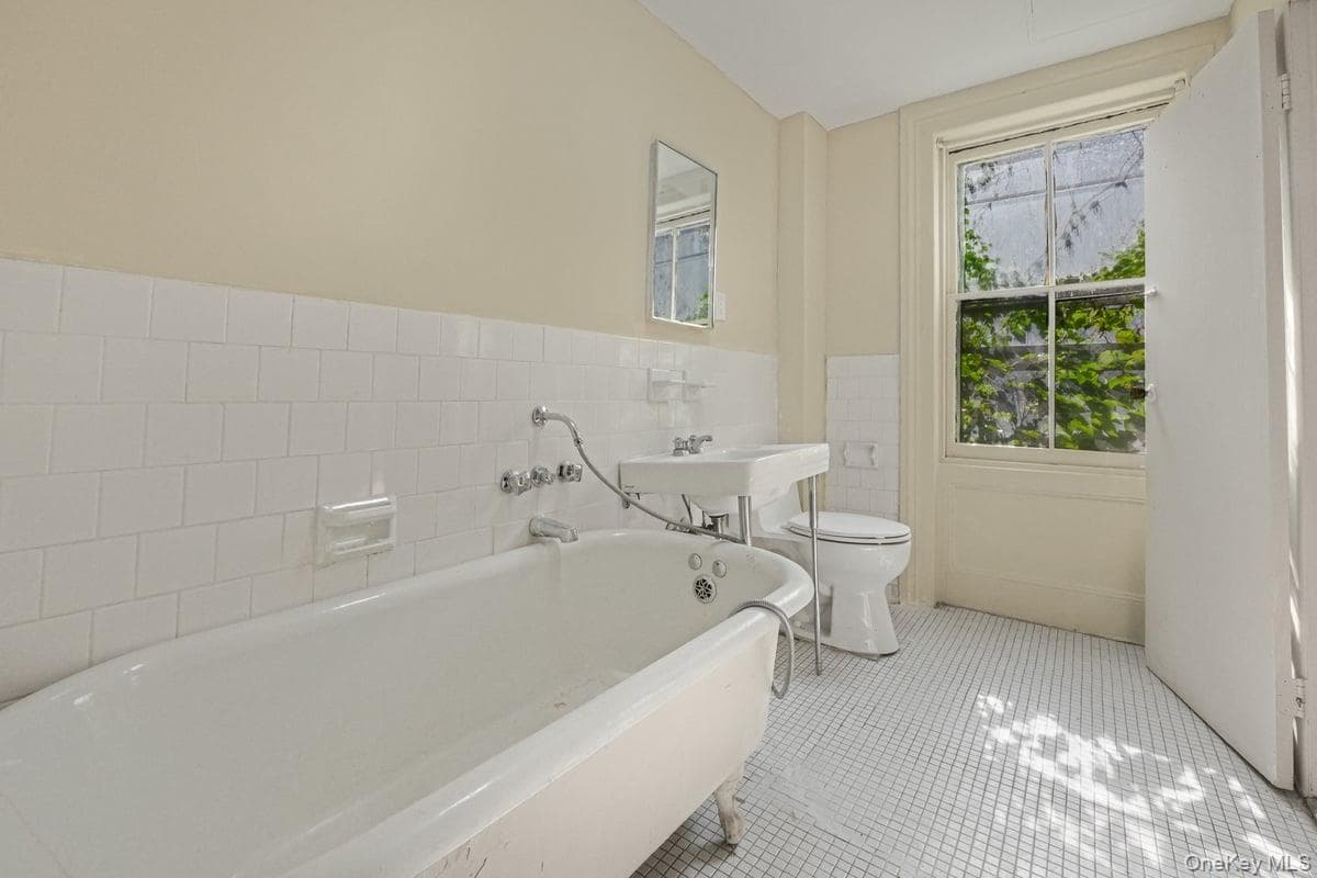 308 Pleasant Avenue thumbnail 15