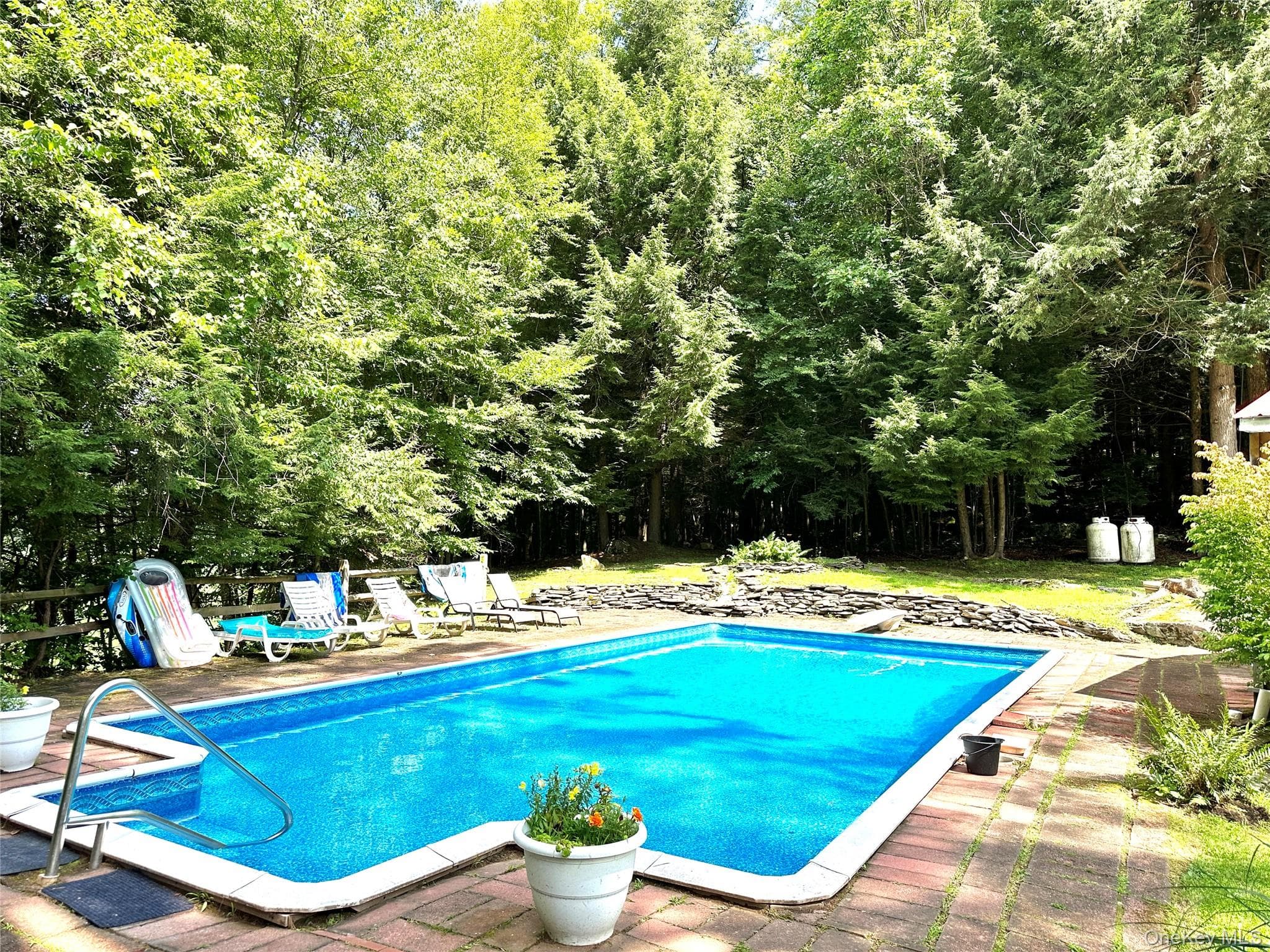 12 Mesmer RD thumbnail 3