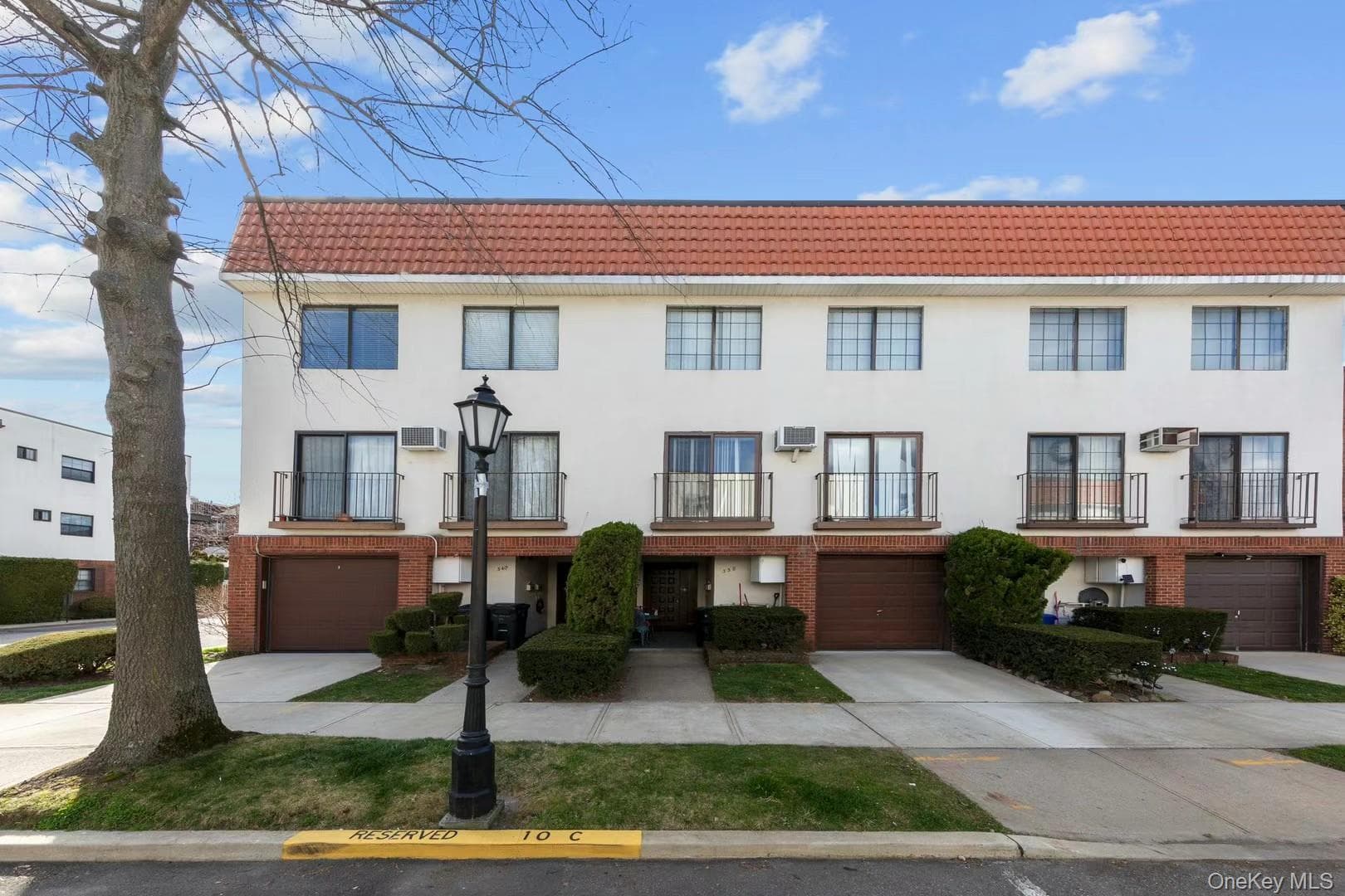340 Julius Road Unit: 9D, College Point