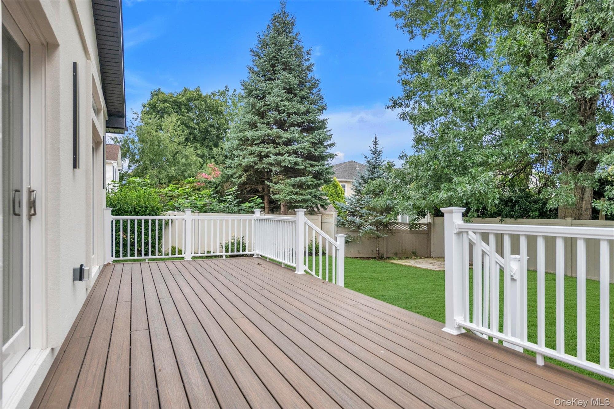 109 Nassau Drive thumbnail 25