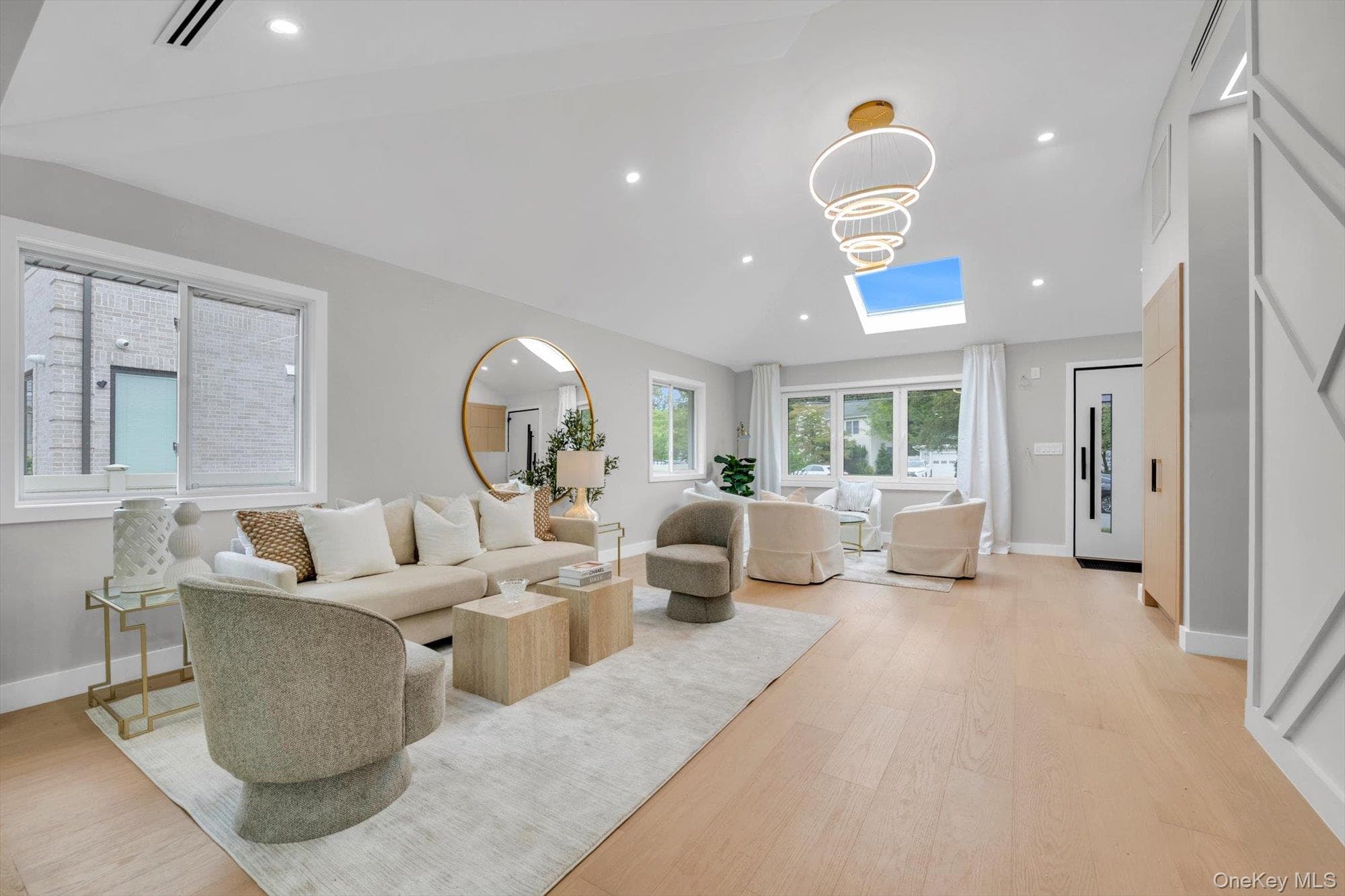 109 Nassau Drive thumbnail 2