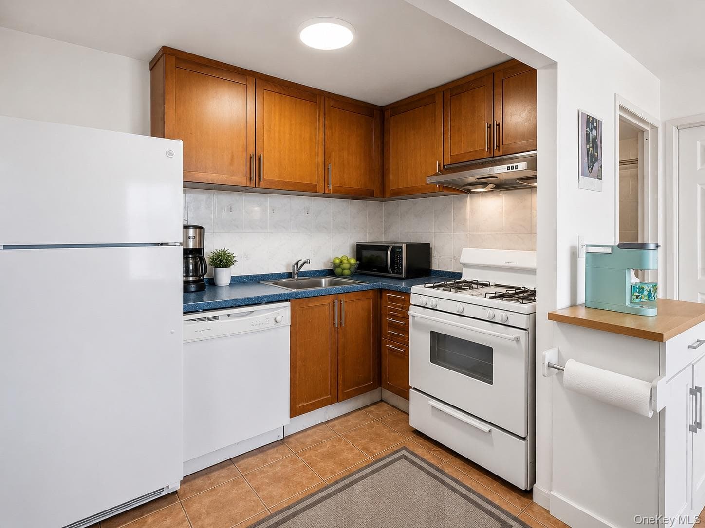 81-15 Queens boulevard 7c Blvd thumbnail 4