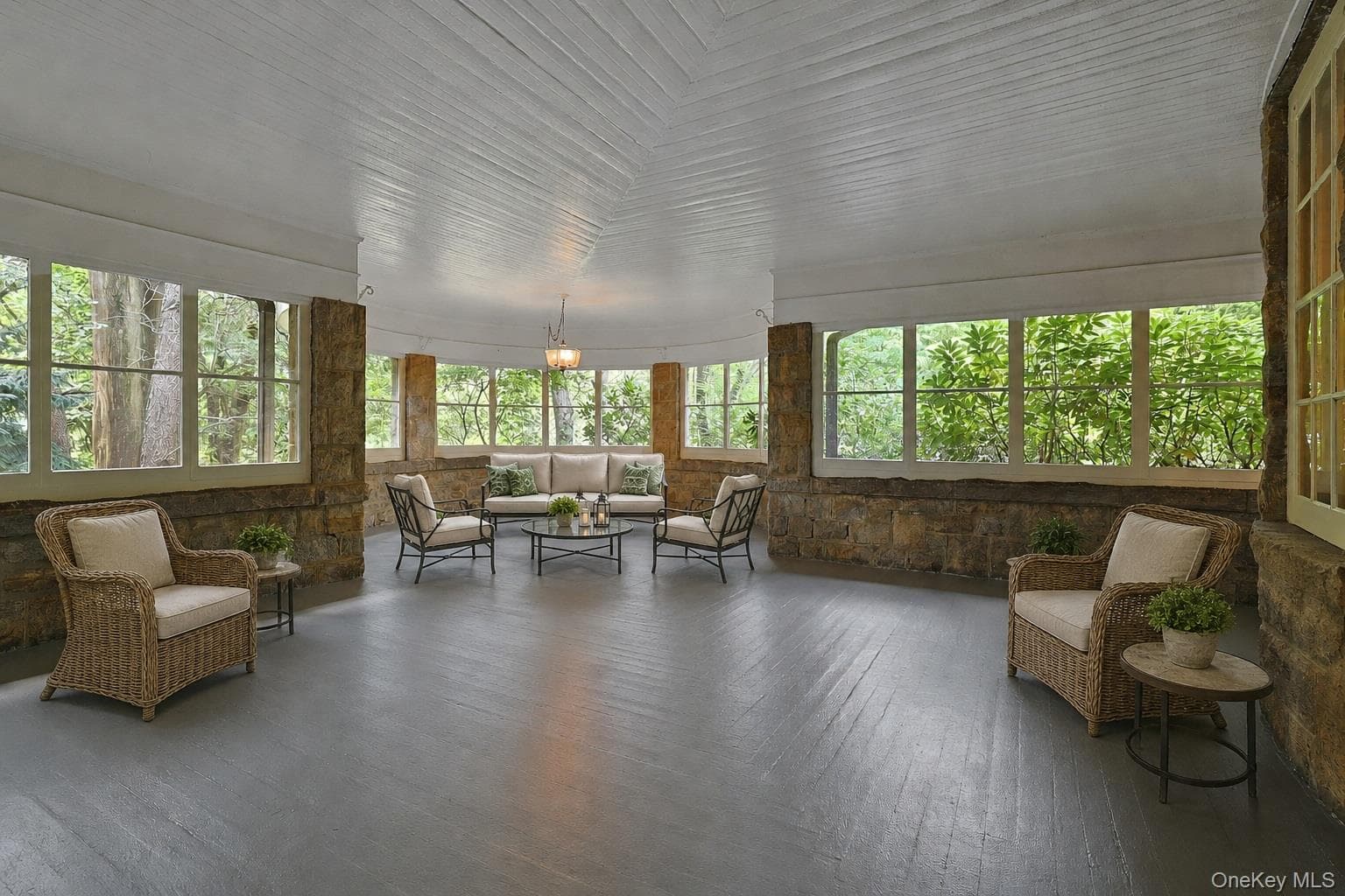 215 Soundview Avenue thumbnail 39