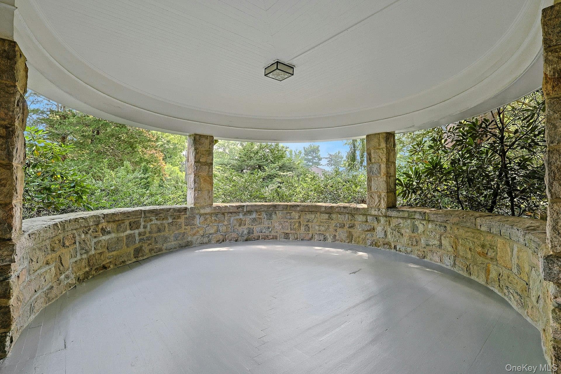 215 Soundview Avenue thumbnail 40
