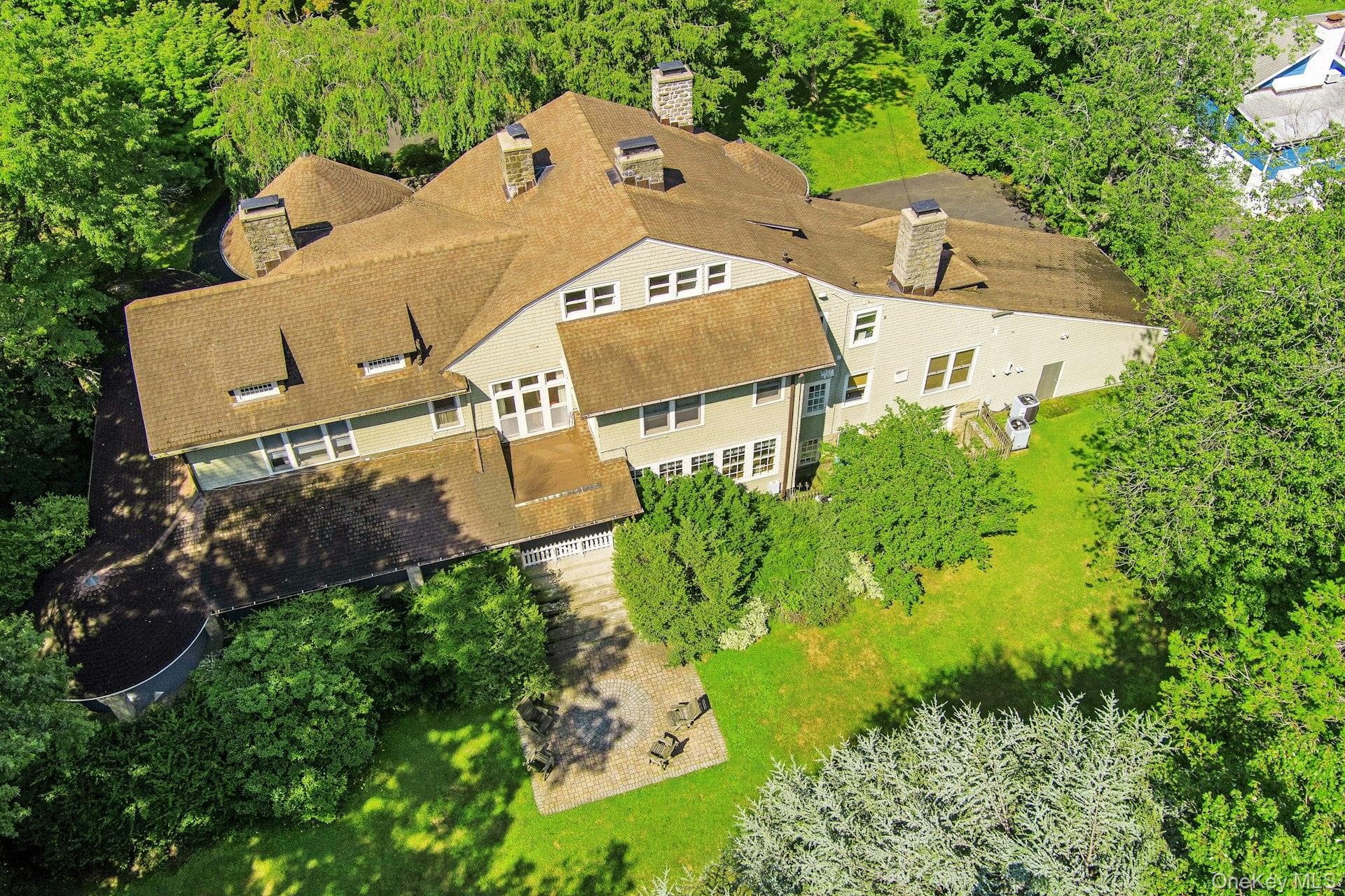 215 Soundview Avenue thumbnail 45