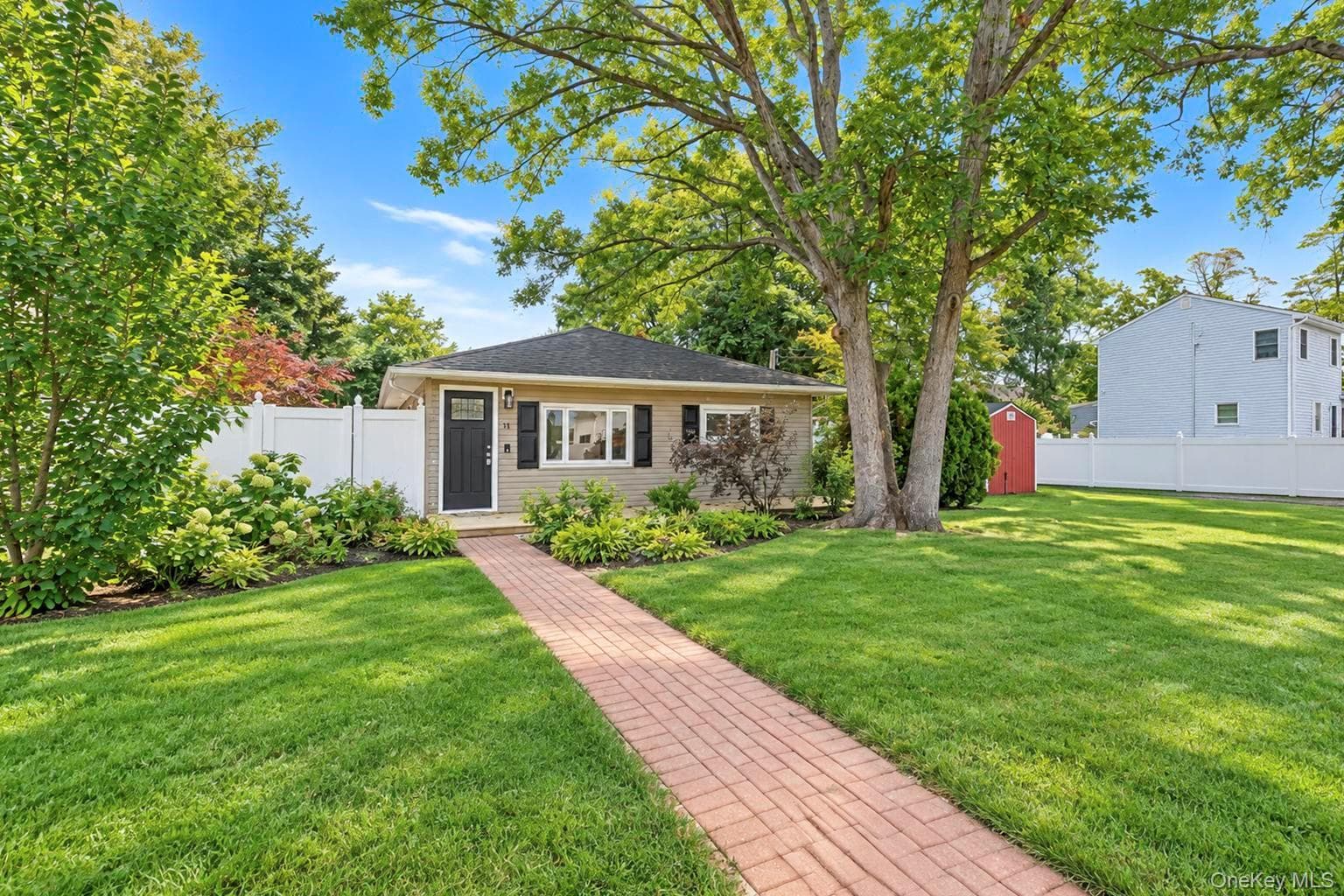 11 Tell Avenue, Deer Park