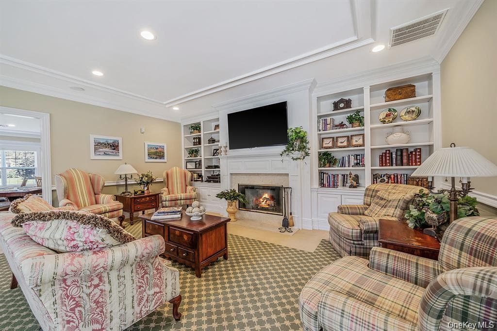 90 Golden Spruce Drive thumbnail 35