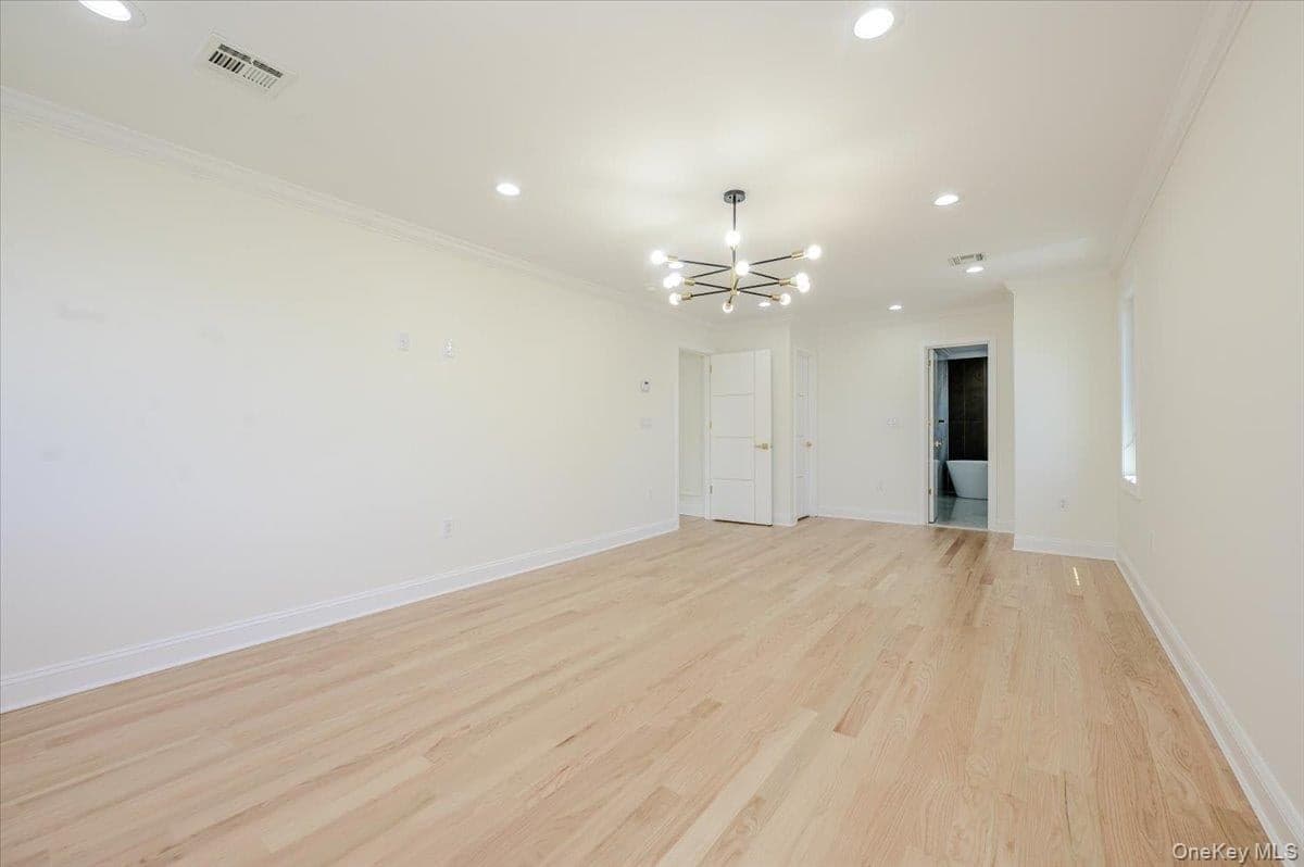 64 Landau Avenue thumbnail 17