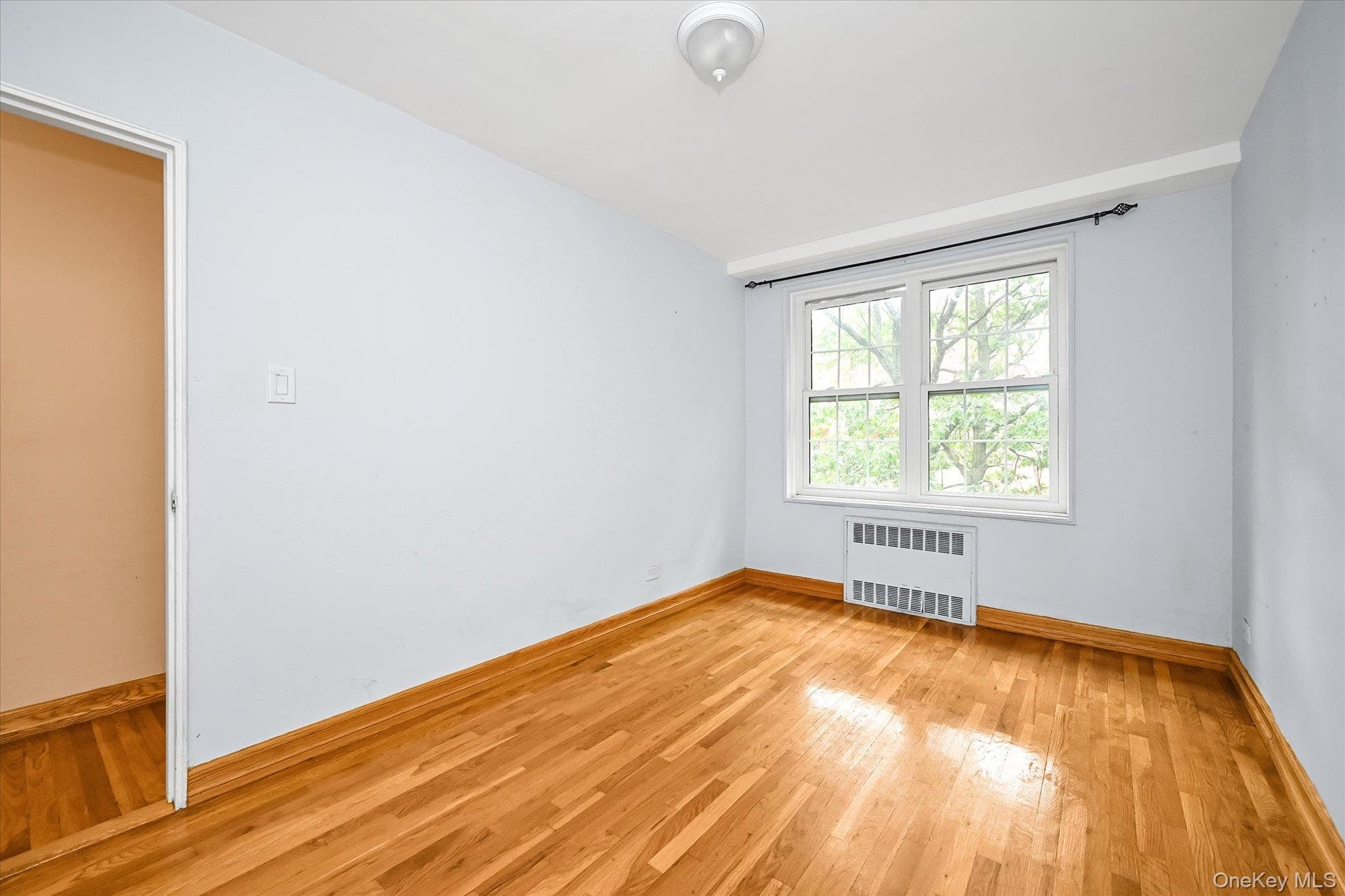 140-18 Burden Crescent Unit: 411 thumbnail 8