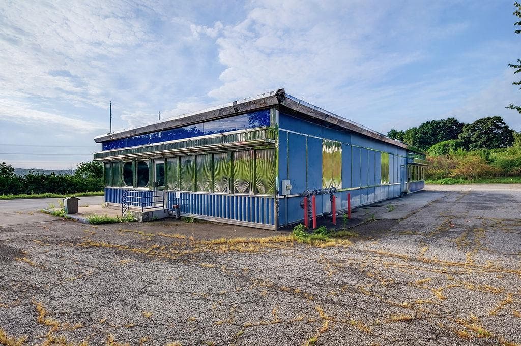 909 Union Avenue thumbnail 27