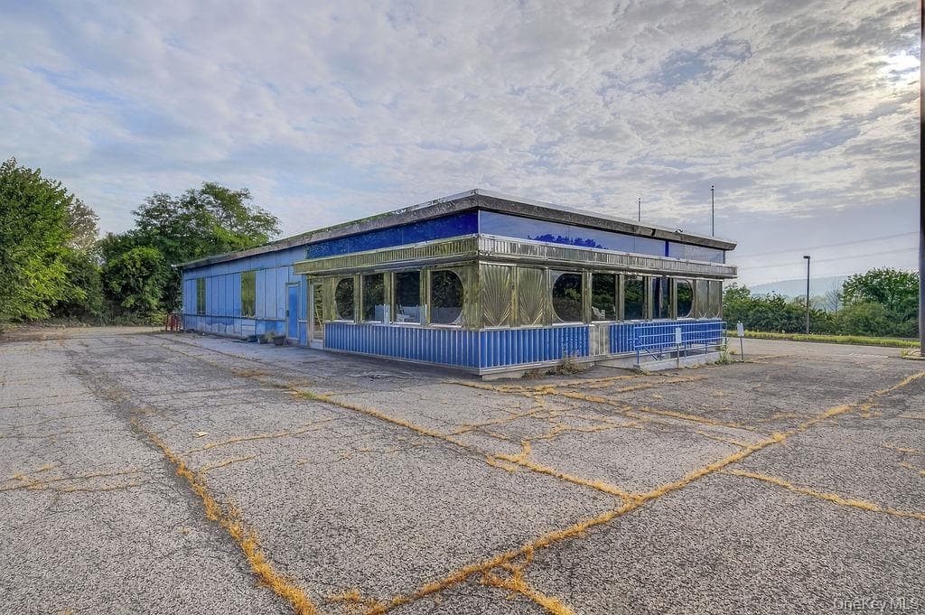 909 Union Avenue thumbnail 3