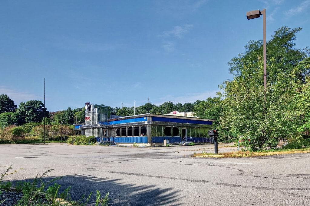 909 Union Avenue thumbnail 25