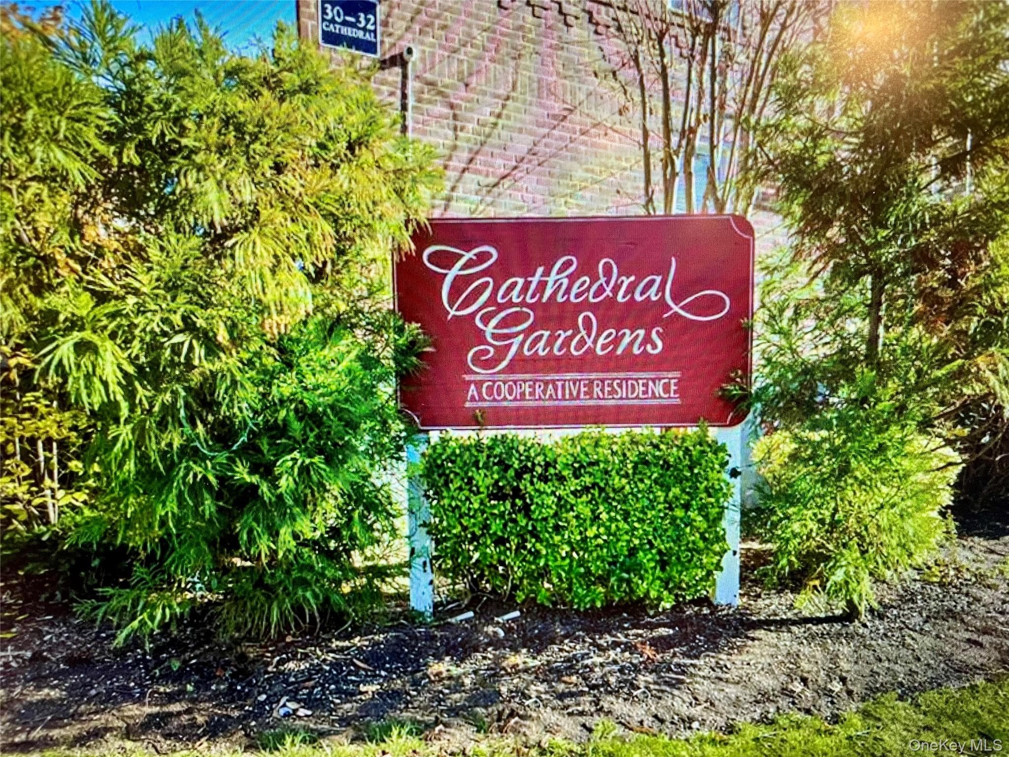 34 Cathedral Avenue Unit: 2E, Hempstead