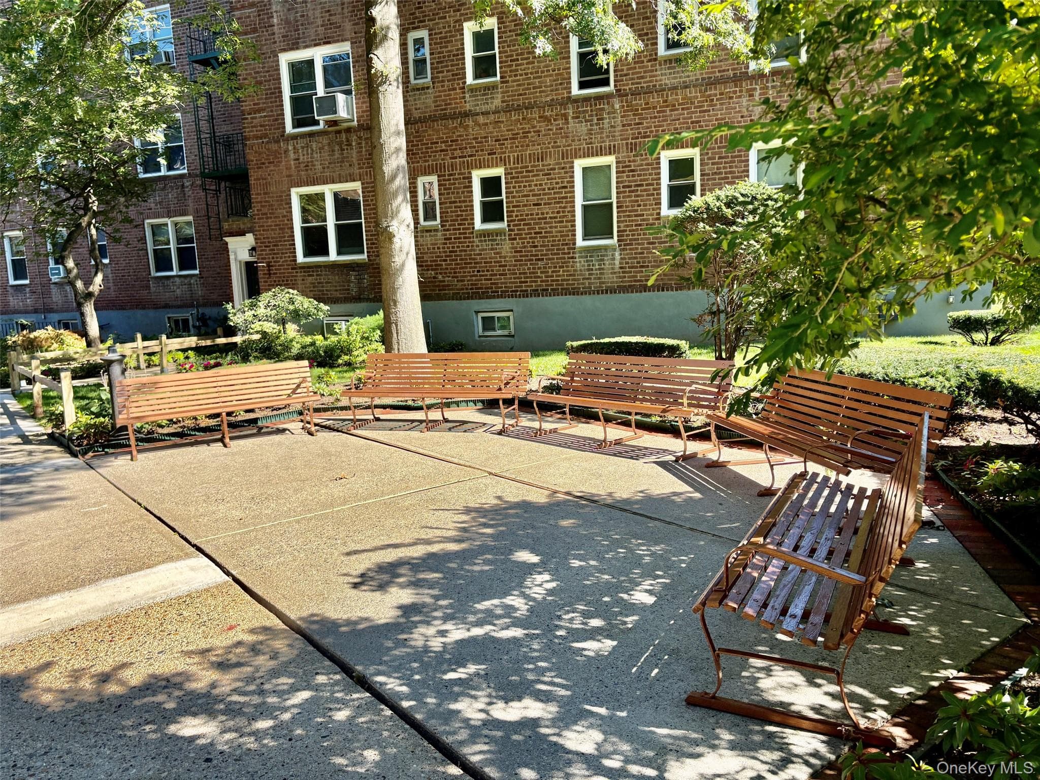 34 Cathedral Avenue Unit: 2E thumbnail 3