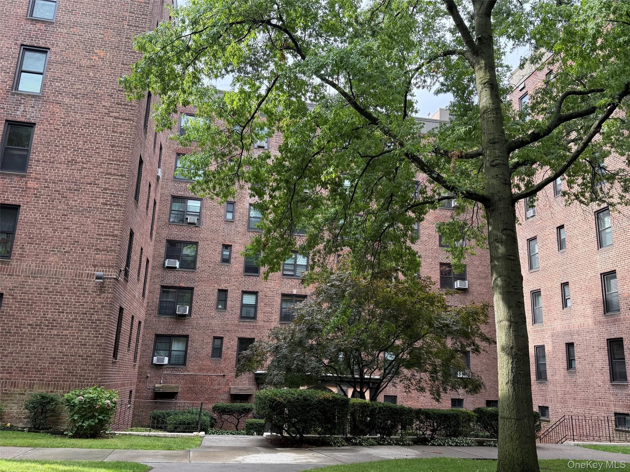 83-85 Woodhaven Boulevard Unit: 4F, Woodhaven