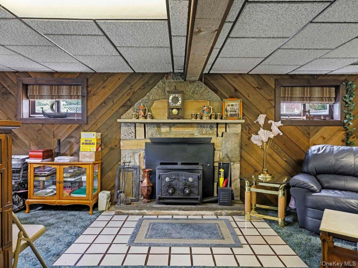 105 S Chapel Hill Road thumbnail 35