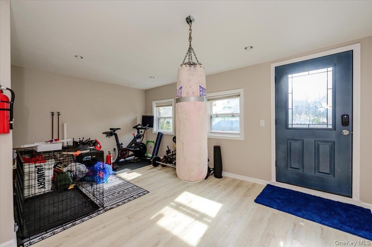 1321 Balcom Avenue Unit: 1 thumbnail 9