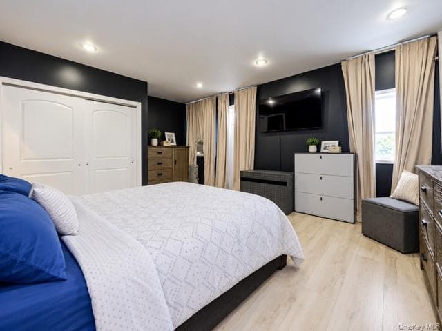 1321 Balcom Avenue Unit: 1 thumbnail 14