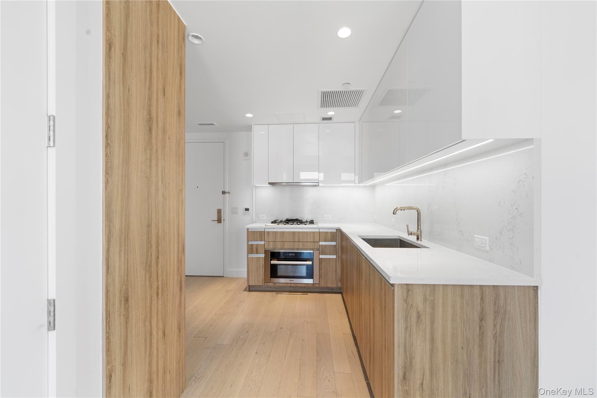 136-18 Maple Avenue Unit: 5F thumbnail 5